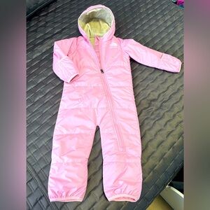 The North Face Pink Infant Snowsuit size 18/24M brand new without tags 💗